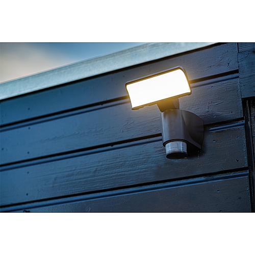 Spot LED IP 44 avec suivi de mouvement 18W, 4000K, 1100lm, noir