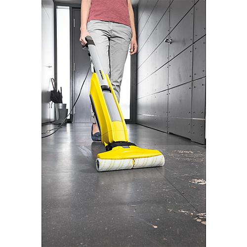 Hard floor cleaner KÄRCHER FC5 Anwendung 1