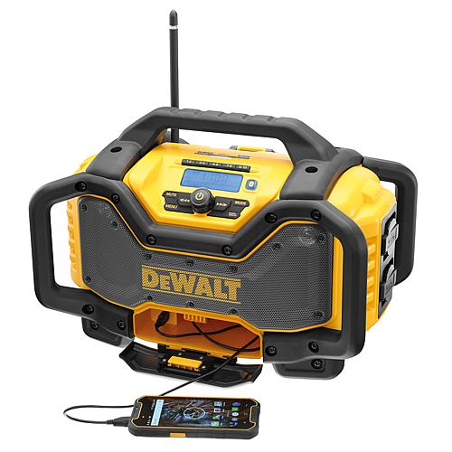 Radio de chantier sans fil DeWalt DCR 027 avec fonction de charge  Anwendung 2
