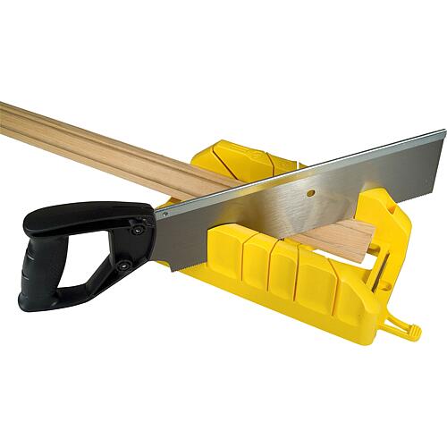 Mitre box with back saw Anwendung 1