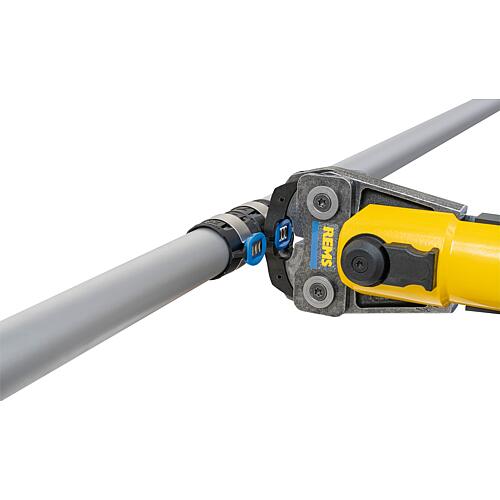 Crimping tongs for Geberit FlowFit, for standard pressing machines Anwendung 1
