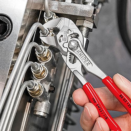 KNIPEX® plier wrench Anwendung 2