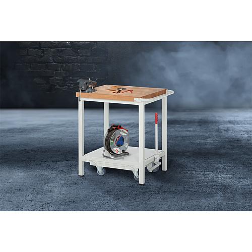 Basic-8 series 8000 workbench, with lowerable frame Anwendung 1