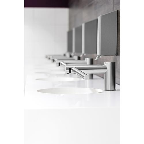 Dyson Airblade™ Wash+Dry Händetrockner WD 04 – kurzer Armaturhals Anwendung 4